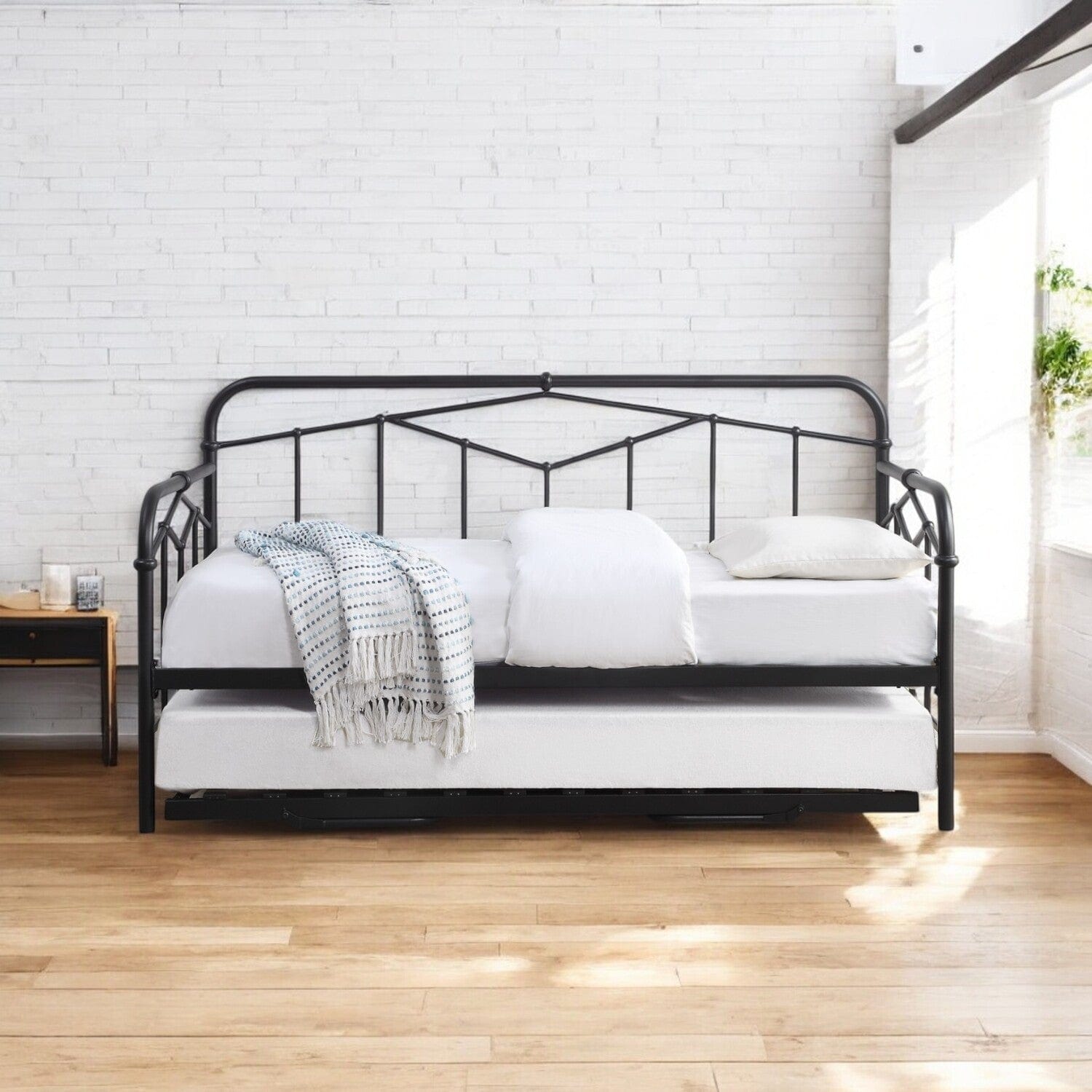 Hackney Metal Day Bed With Trundle