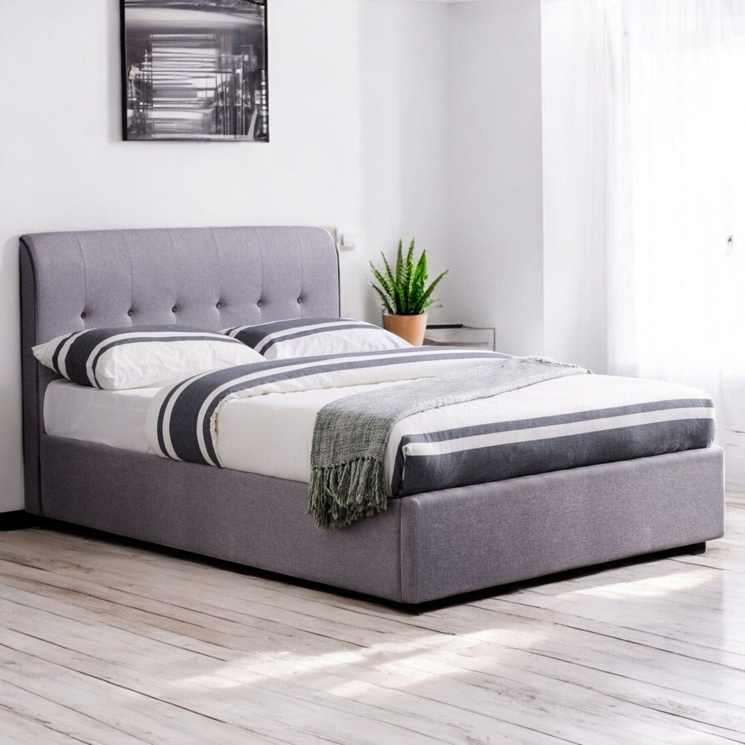  Double 4ft6 - 135x190cm Nantwich Upholstered Ottoman Storage Bed